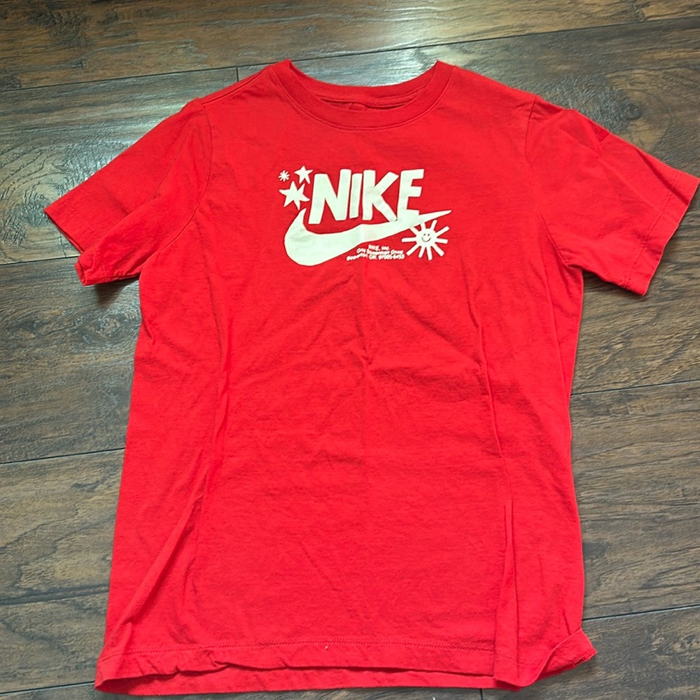 Girls Nike red T-shirt.